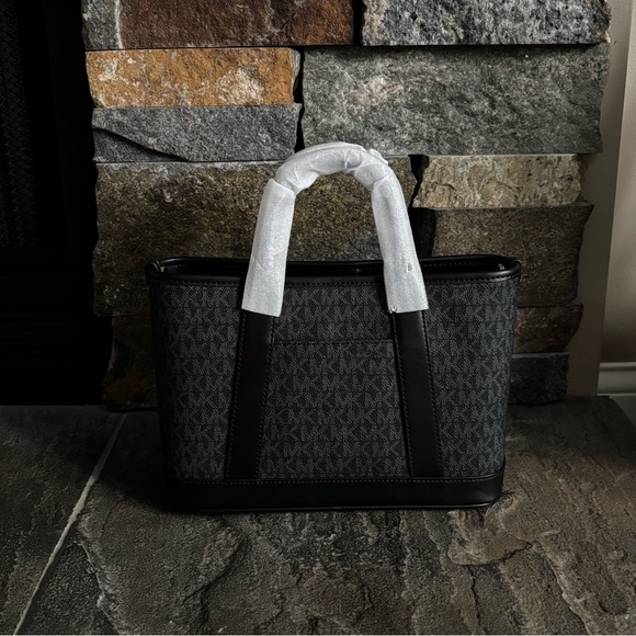 NWT Michael Kors Luisa Small Satchel - Picture 2 of 14